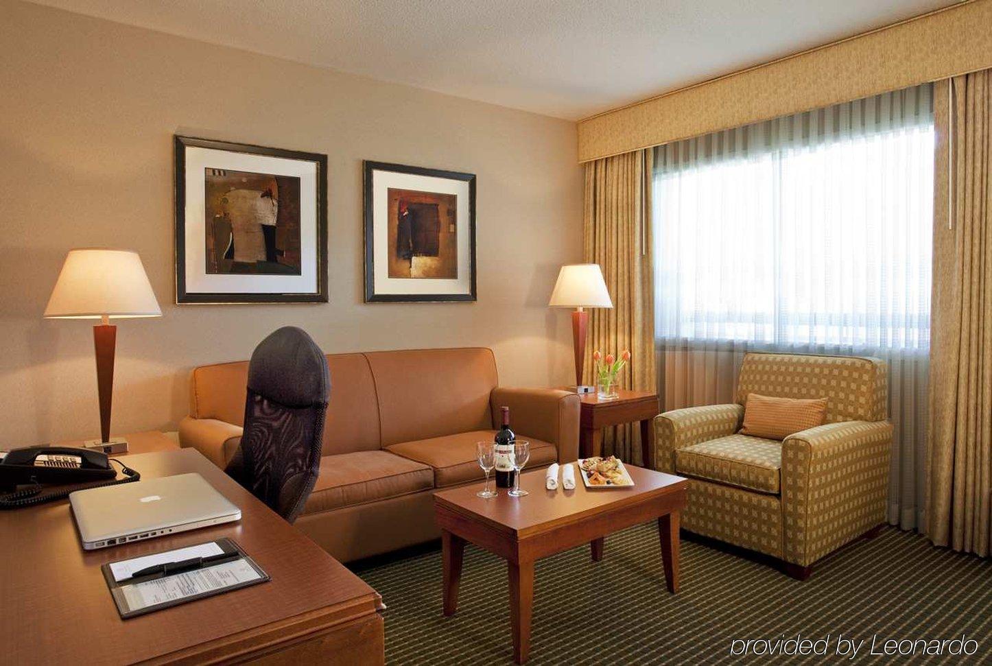 Doubletree By Hilton Minneapolis Park Place Saint Louis Park Room photo